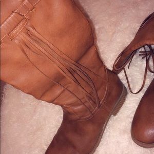 Heeled boots